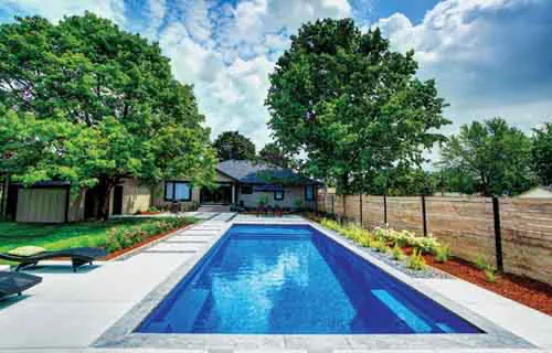 Leisure Pool's Pinnacle fiberglass backyard swimming pool
