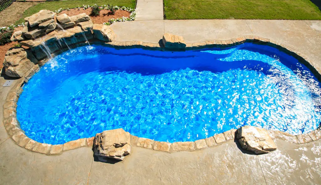 Leisure Pool's Riviera fiberglass pool design